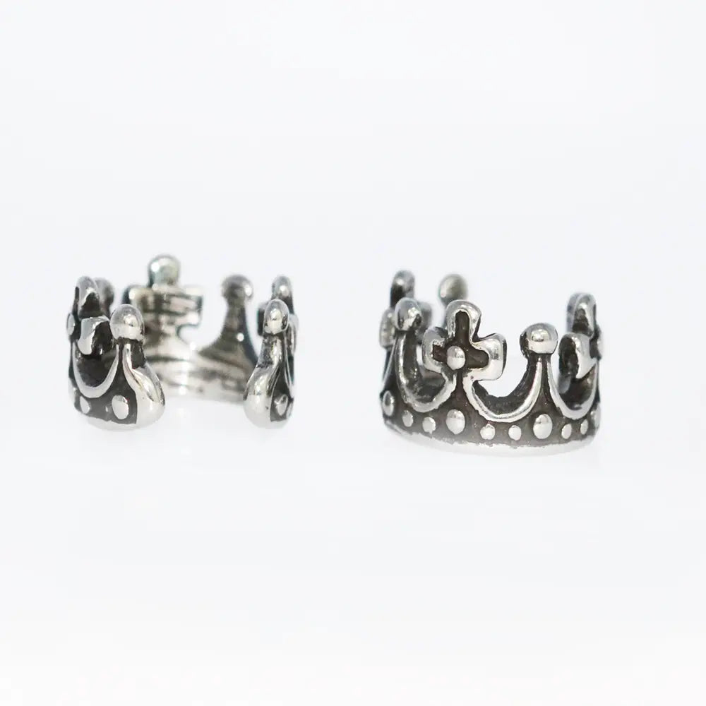 Pendiente tipo brazalete con clip en diseño de corona