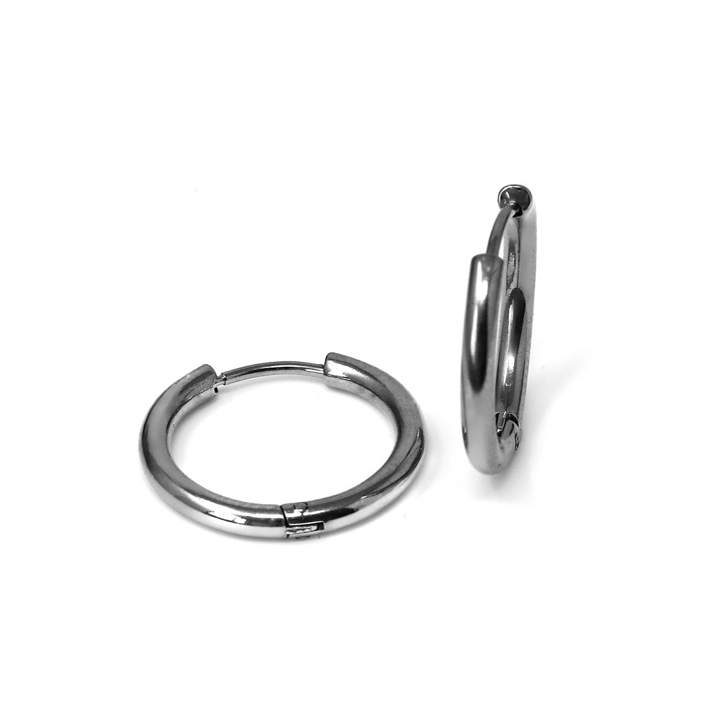 Pendiente Huggie con bordes redondeados y suaves