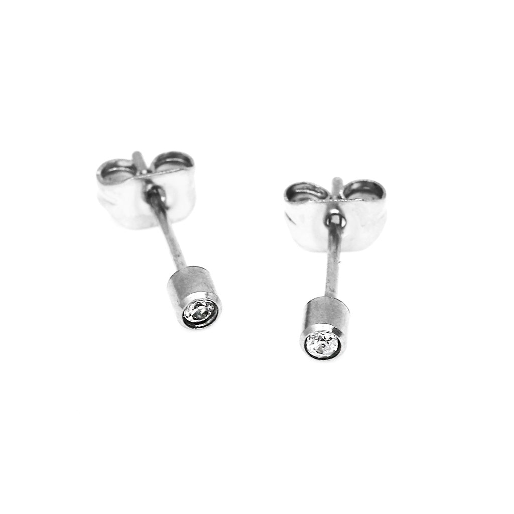 Clous d'oreilles avec cristal serti