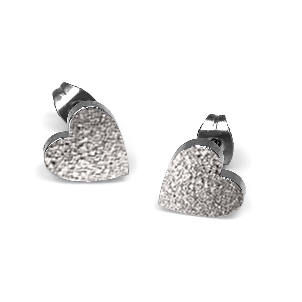 Clous d'oreilles en forme de cœur sablé